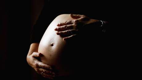 Una embarazada alerta a la Policía sobre violencia doméstica con un mensaje oculto en un pañal