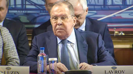 Lavrov: Occidente "enterró" en Ucrania más de 200.000 millones de dólares en dos años