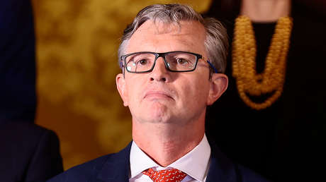 "Estamos realmente apretados": Ecuador confirma retraso en el pago de sueldos públicos de enero