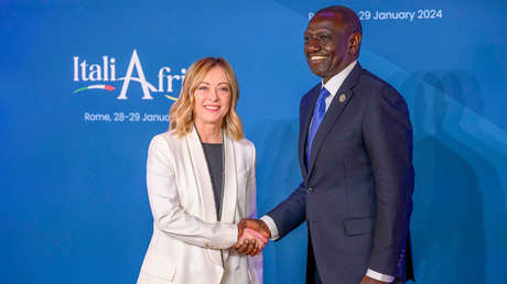 Kenia respalda el plan italiano para frenar la inmigración desde África pese a las críticas