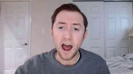 Joven presuntamente decapita a su padre en protesta contra el Gobierno federal de EE.UU.