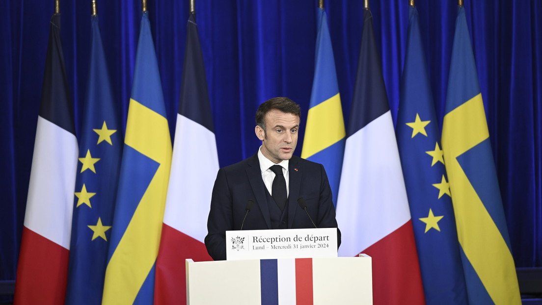 VIDEO: Macron canta 'Les Champs-Elysées' en Suecia mientras continúan las protestas en Francia