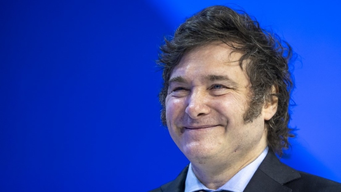 Milei publica un controvertido dibujo en redes sociales y estalla la polémica en Argentina