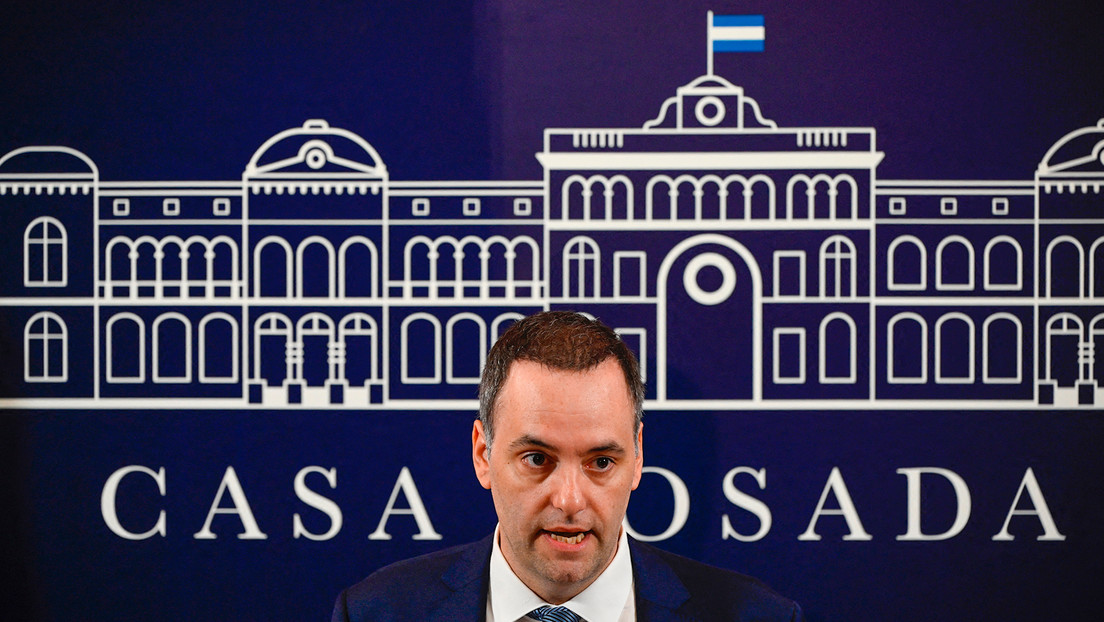 "Sí, siguiente pregunta": La cínica respuesta del vocero de Milei ante represión de periodistas en Argentina