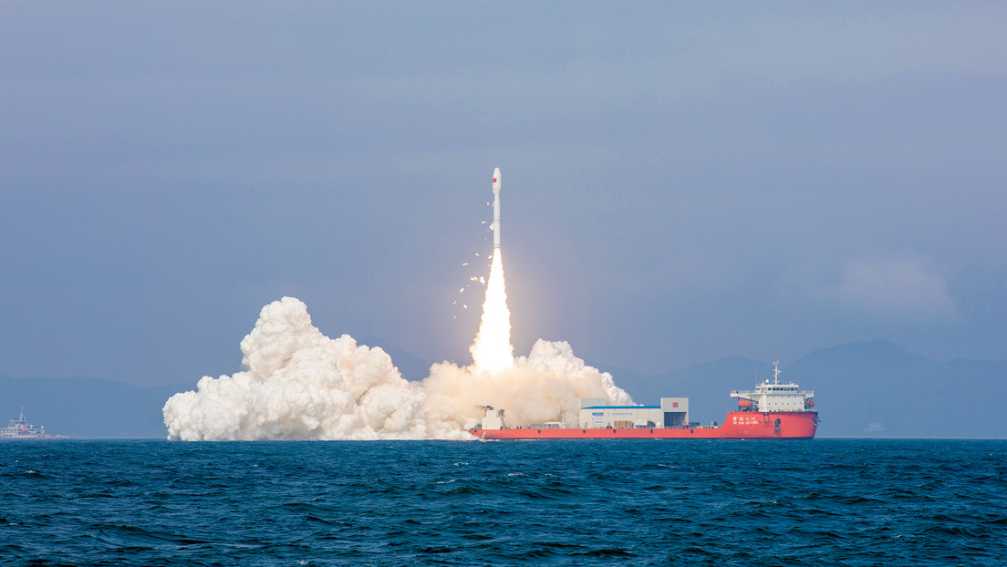 China pone en órbita 9 satélites con un cohete Jielong-3 lanzado desde una plataforma en alta mar