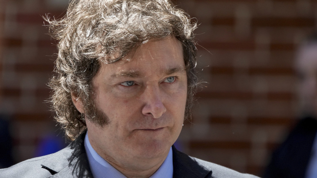 Milei evalúa llamar a un plebiscito tras el retroceso de la 'ley ómnibus': qué dice la Constitución