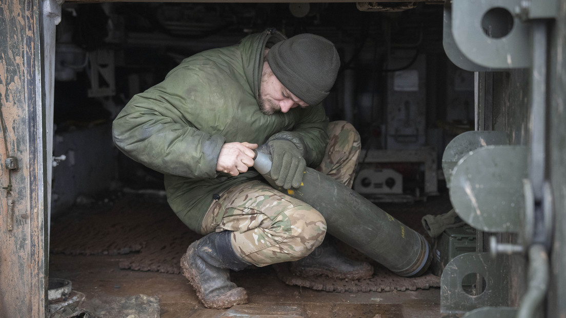 FT: Las tropas ucranianas sufren un déficit "crítico" de munición en el frente