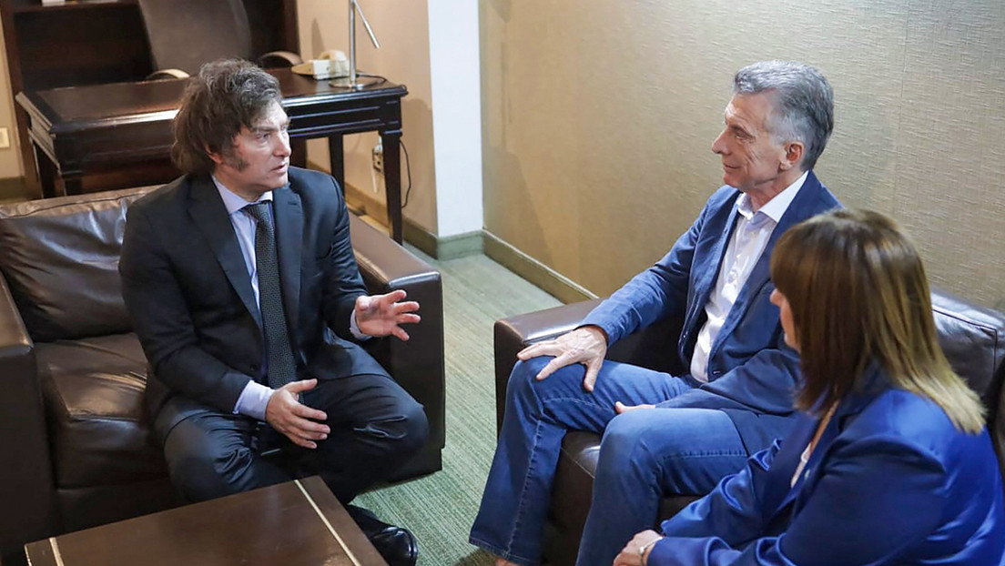 Milei regresa a Argentina en medio de especulaciones sobre un posible acuerdo con Macri