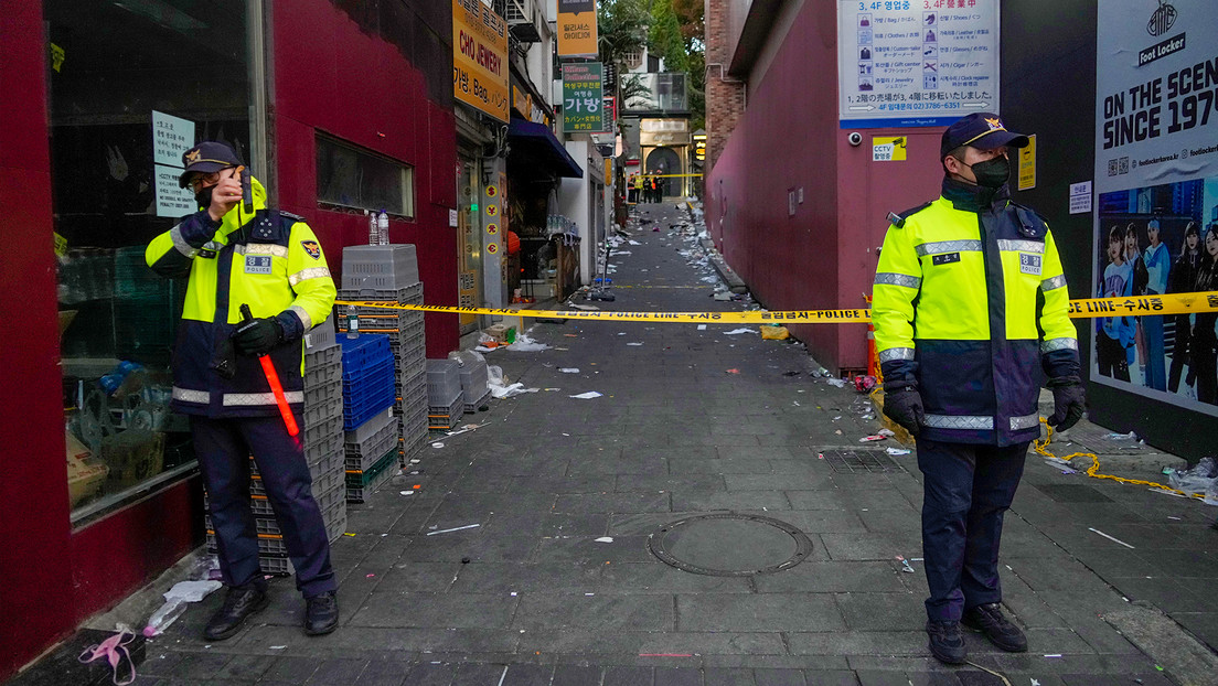 Condenan a dos policías por dar la orden de borrar pruebas sobre la mortífera estampida de Halloween en Seúl