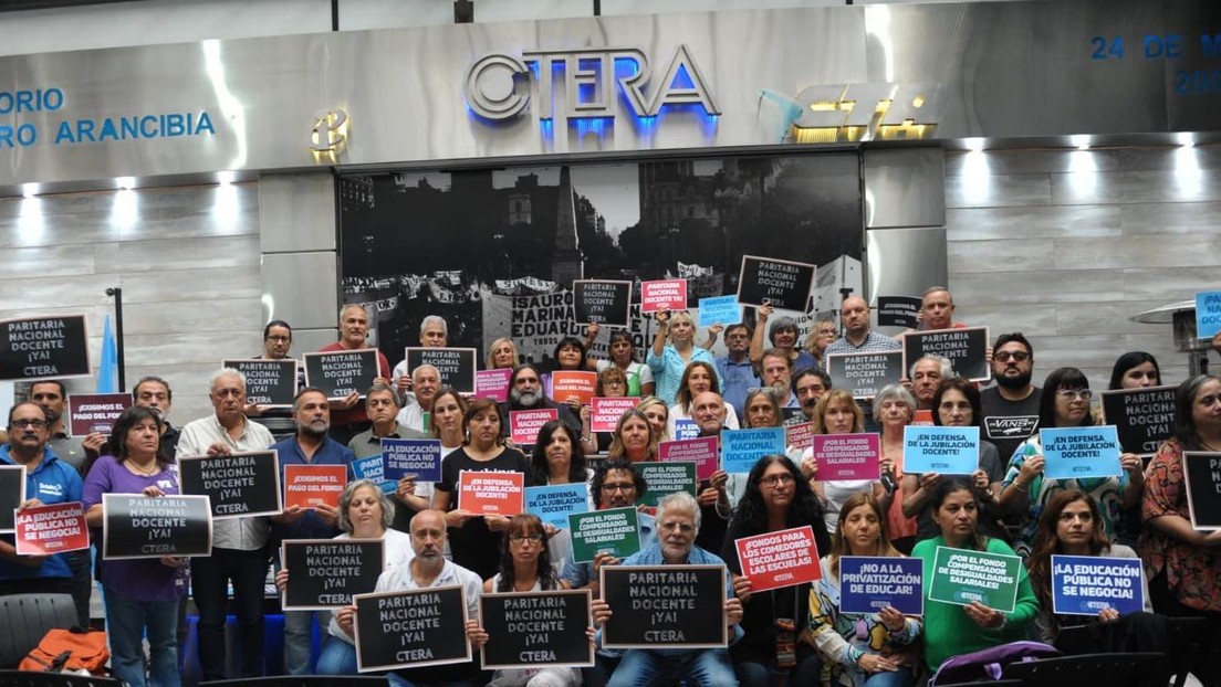 El Gobierno argentino no enviará a las provincias fondos educativos y "peligra el inicio de clases"