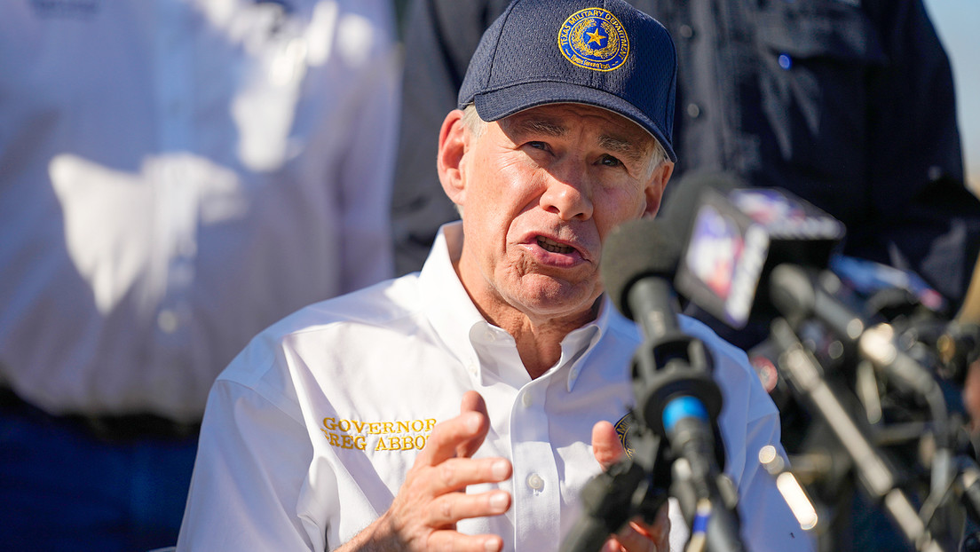 Los cruces de migrantes en la frontera de Texas con México se reducen a la mitad en un mes de lucha de Greg Abbott