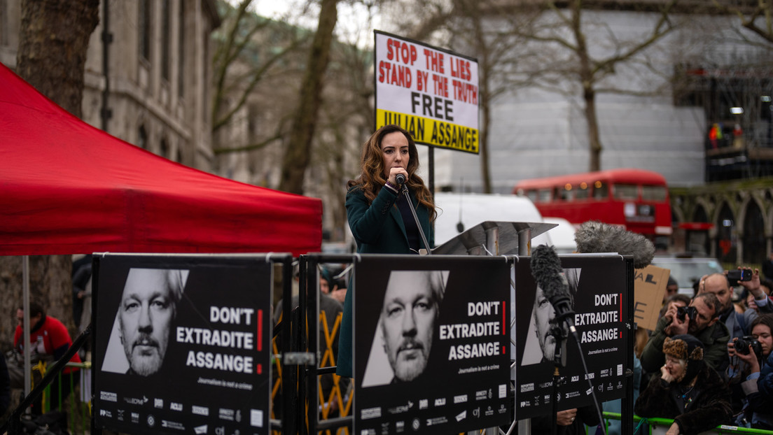 Esposa de Assange: "El país que intenta extraditarlo conspiró para asesinarlo"