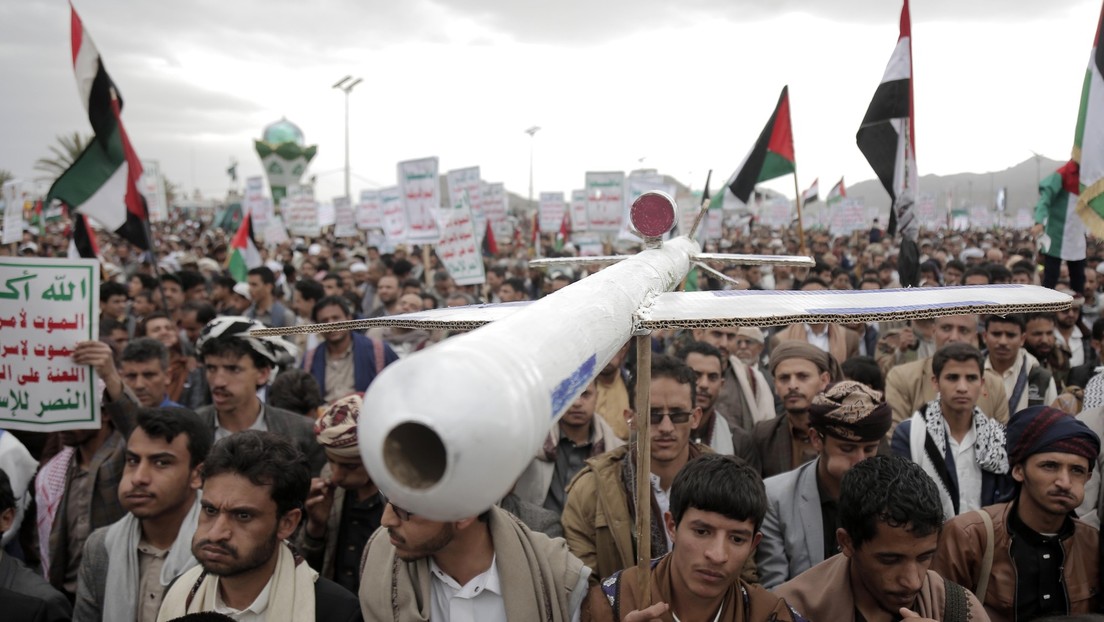 Hutíes prohíben la entrada de buques de EE.UU., el Reino Unido e Israel al mar Rojo