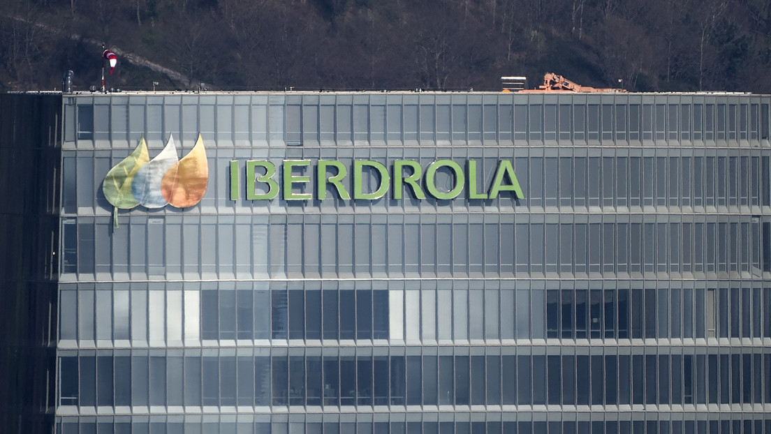 Iberdrola cierra venta de 13 plantas eléctricas al Gobierno de México