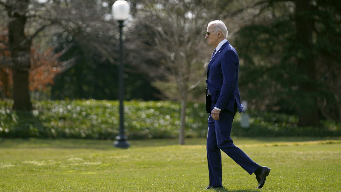 VIDEO: Biden come helado y responde a preguntas sobre el destino de Gaza