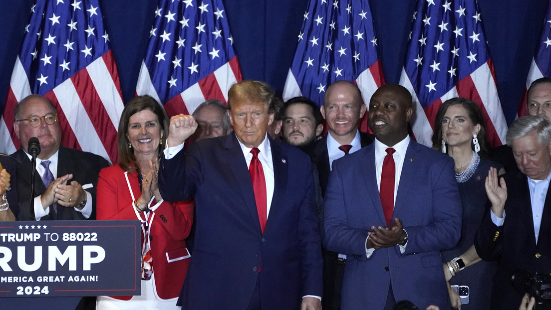 Politico: Trump planea "reformar" las agencias de inteligencia de EE.UU. si gana las elecciones