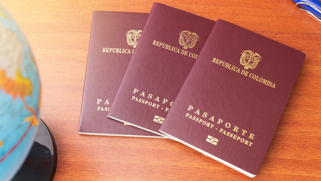 Cancillería colombiana aclara que la polémica adjudicación de pasaportes "se mantiene suspendida"