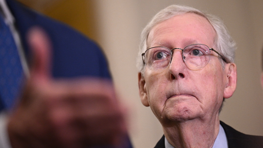 Politico: La dimisión de McConnell afectará a las posibilidades de Kiev de obtener ayuda estadounidense