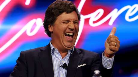 Newsweek: La UE podría sancionar a Tucker Carlson por su entrevista a Putin