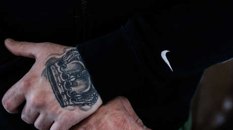 La Fuerza Aérea británica suprime la estricta política de no tatuajes en las manos