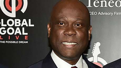 El CEO de uno de los mayores bancos de Nigeria, entre los muertos en el colapso de un helicóptero en California