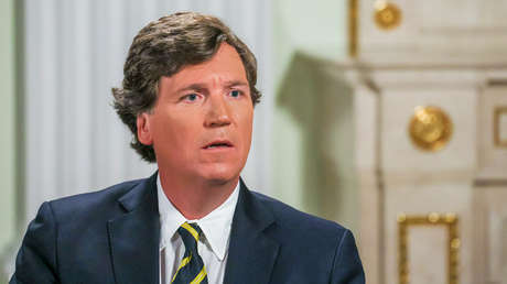 Tucker Carlson visita un supermercado en Moscú que resulta ser mucho más barato que en EE.UU.