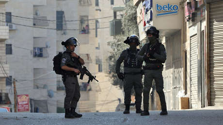 VIDEO: Un palestino graba desde su ventana cómo un soldado israelí dispara contra él en Jerusalén