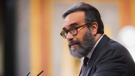 Diputado español define al nazismo como "una ideología que creía en lo que postulaba"