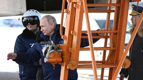 Putin vuela en un bombardero supersónico estratégico ruso con capacidad nuclear