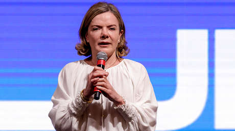 Presidenta del PT brasileño: "Milei debería ocuparse en solucionar los problemas del pueblo argentino"