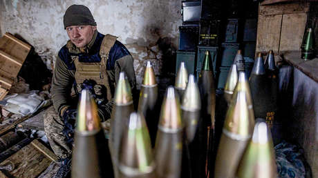 Zelenski: Ucrania recibió solo un 30 % del millón de proyectiles prometidos por la UE