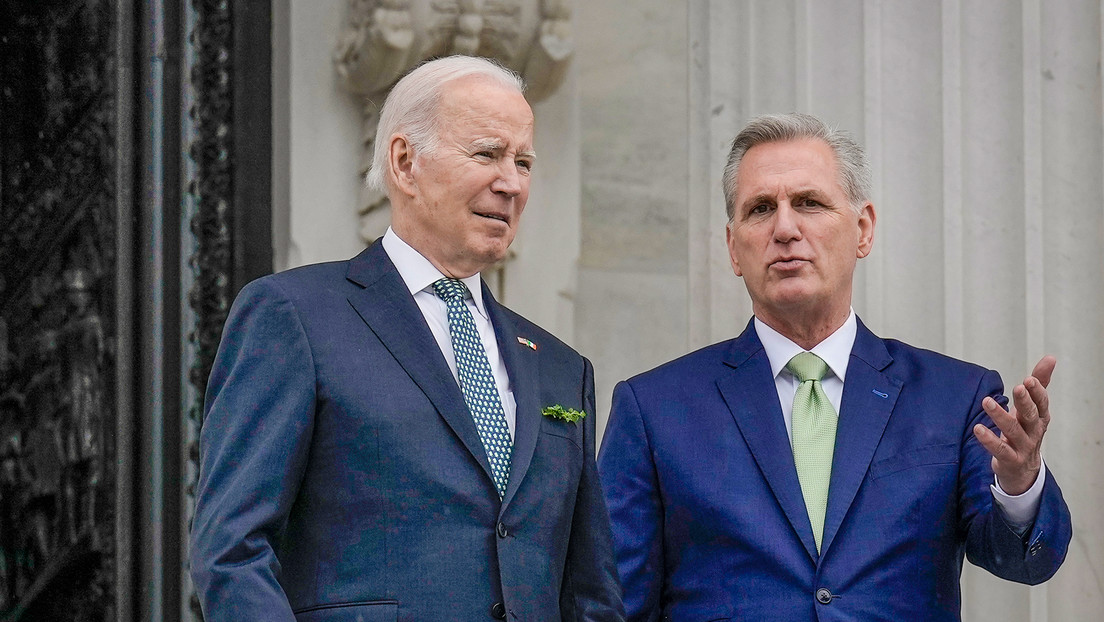 "Se apega a los ayudamemorias": Revelan cómo se desempeña Biden a puertas cerradas