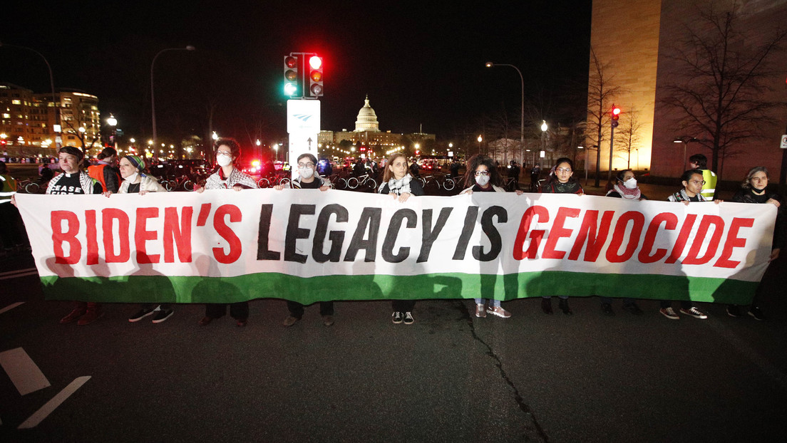 VIDEOS: Masivas protestas propalestinas frente al Capitolio antes de gran discurso de Biden