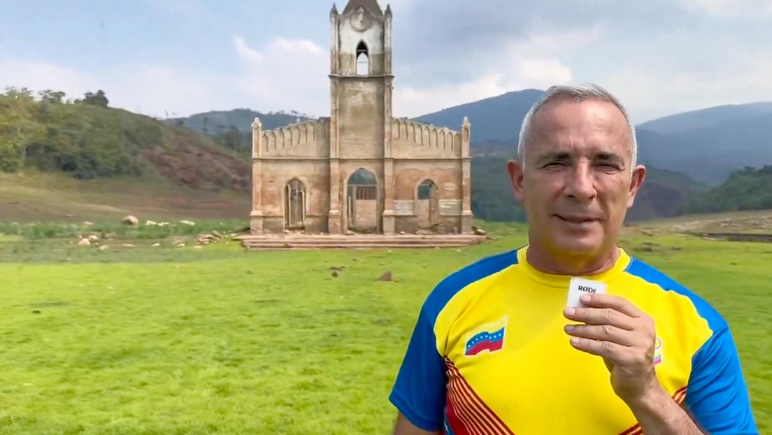 Sequía en Venezuela deja al descubierto una iglesia sumergida en un embalse