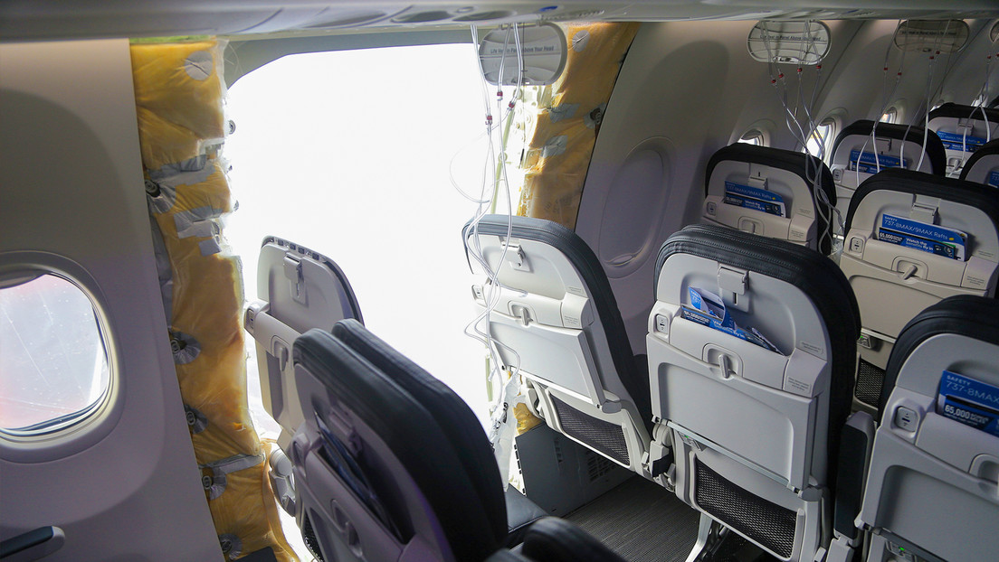 Surgen nuevos detalles del caso del Boeing cuya puerta se desprendió en pleno vuelo