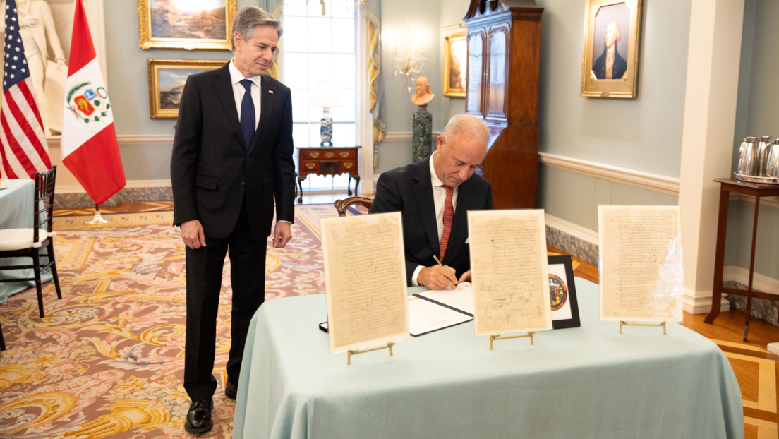 Blinken recibe al canciller peruano en Washington