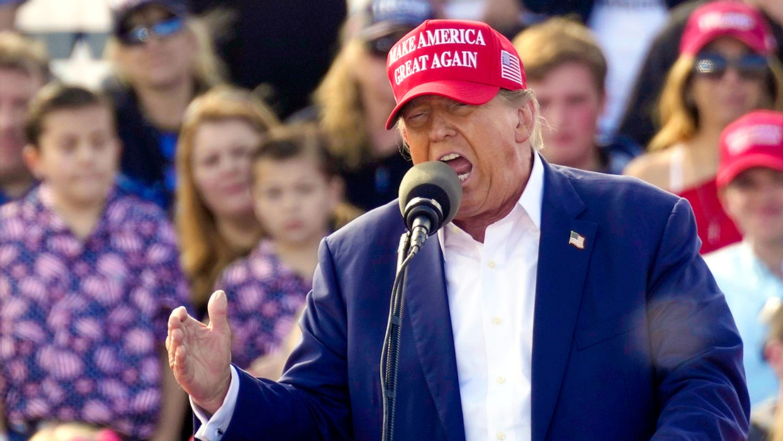 Trump: Zelenski es "mucho mejor vendedor que yo"