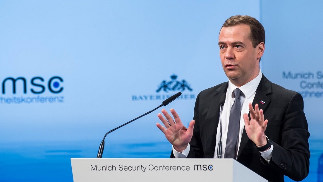 Medvédev felicita a los "enemigos de Rusia" por la victoria electoral de Putin