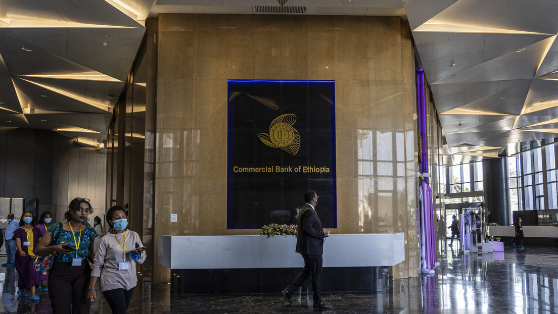 Retiran millones de un banco por un fallo técnico