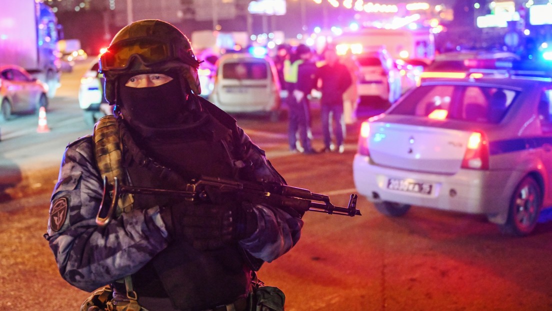 Un hombre logró desarmar a un atacante y salvó a decenas de personas durante el atentado en Moscú