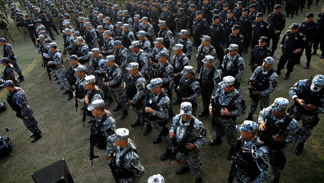 Despliegan miles de uniformados tras dos homicidios en El Salvador