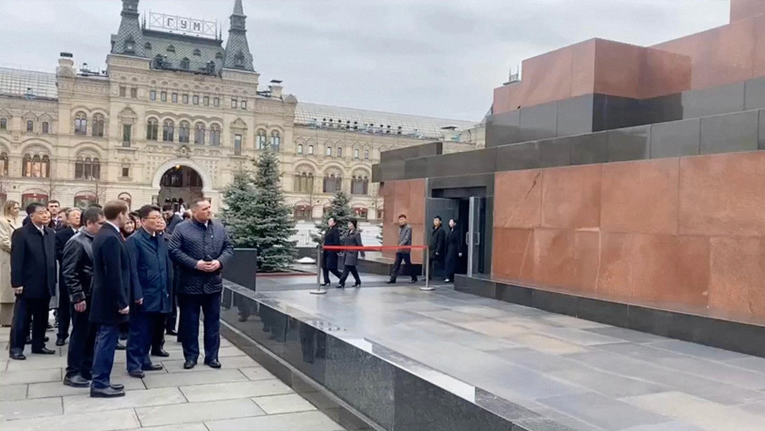 Funcionarios de Corea del Norte visitan el Kremlin de Moscú