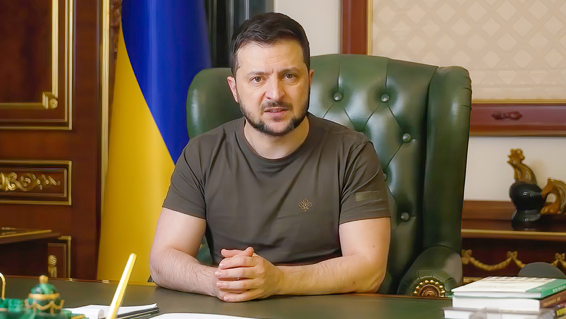Zelenski destituye a varios consejeros y asistentes