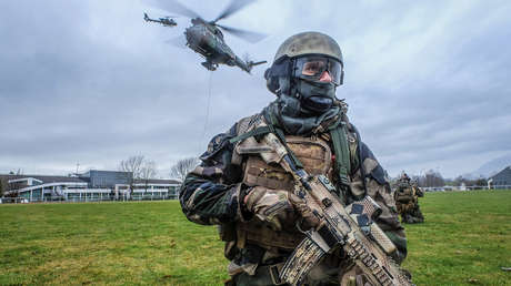 Le Monde: Francia analiza permitir que fuerzas especiales crucen la frontera de Ucrania