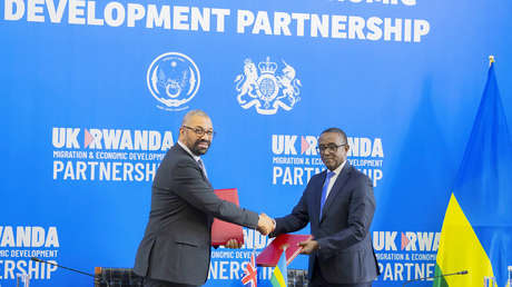 "Escándalo nacional": Revelan el coste del plan del Reino Unido de enviar migrantes a Ruanda