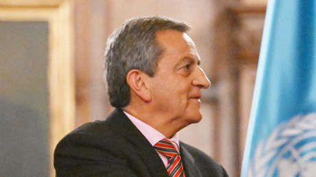 El destituido secretario de la Cancillería de Colombia rompe su silencio tras escándalo de pasaportes