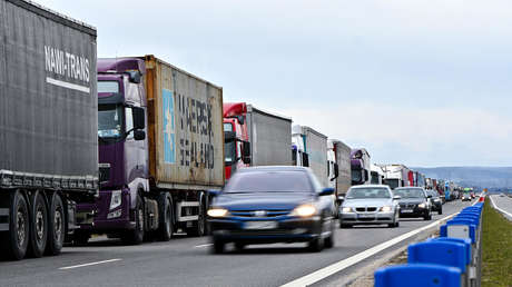 Zelenski: La situación en la frontera con Polonia ha ido más allá de "la economía" y de "la moral"