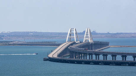 "Fantasean": Putin sobre los planes de militares alemanes de atacar el puente de Crimea