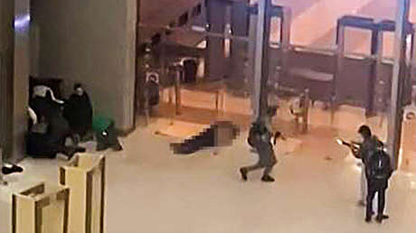 Forenses confirman que los terroristas del Crocus City Hall dispararon a quemarropa y por la espalda