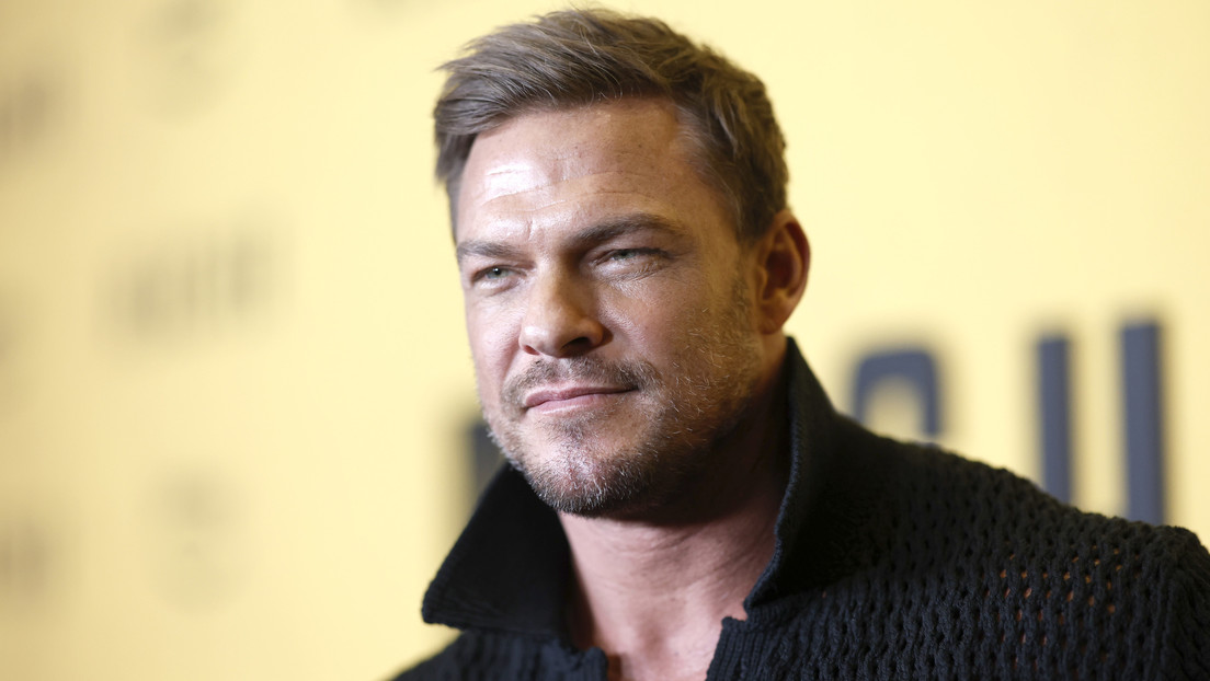 Estrella de 'Reacher' revela que intentó suicidarse por varias agresiones sexuales